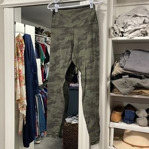 Lululemon camo align tights